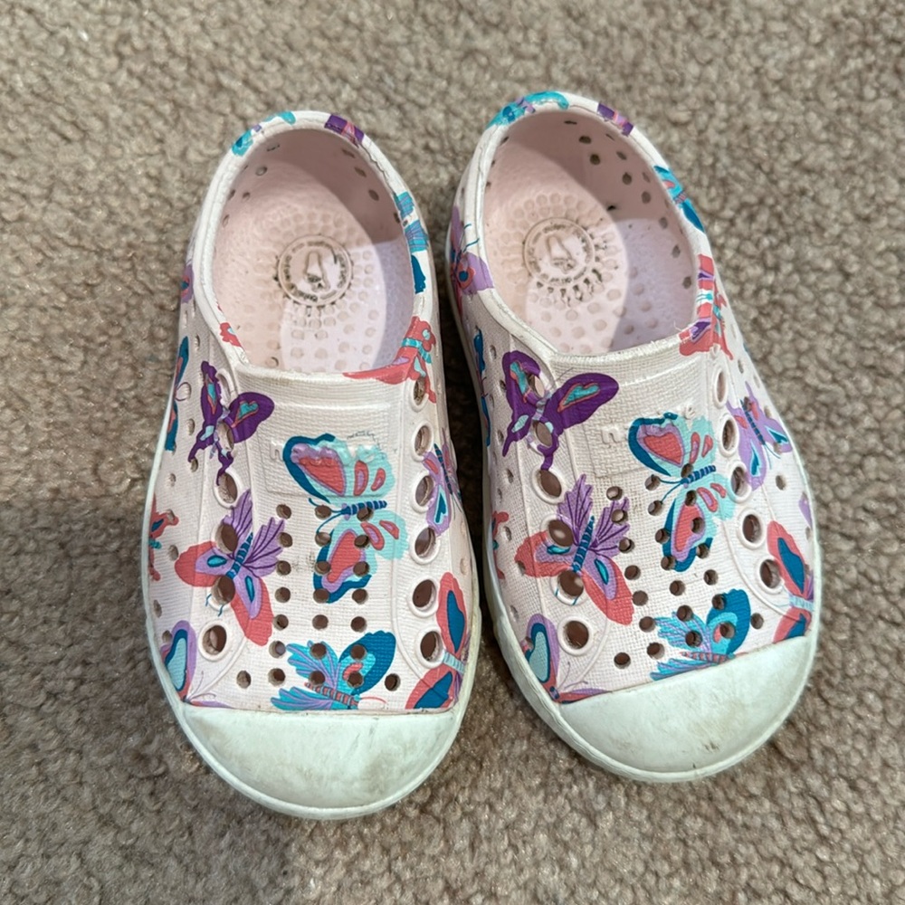 Native butterfly 🦋 baby girl shoes size 4